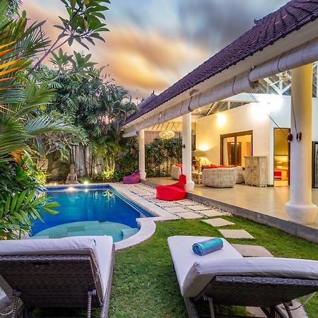 Villa Camelia Seminyak Exterior foto